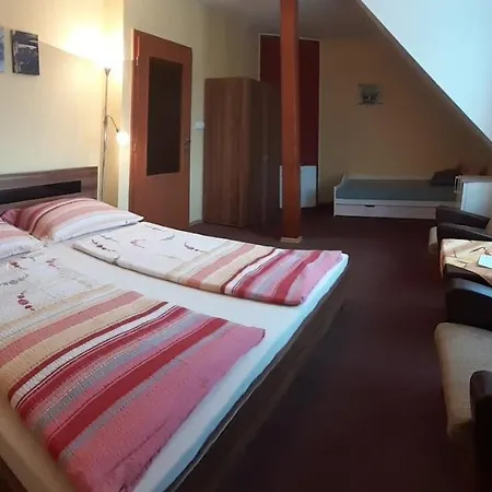 Homestay U Rozhovoru Rovensko pod Troskami