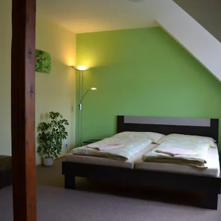 U Rozhovoru Quarto em Acomodações Particulares Rovensko pod Troskami
